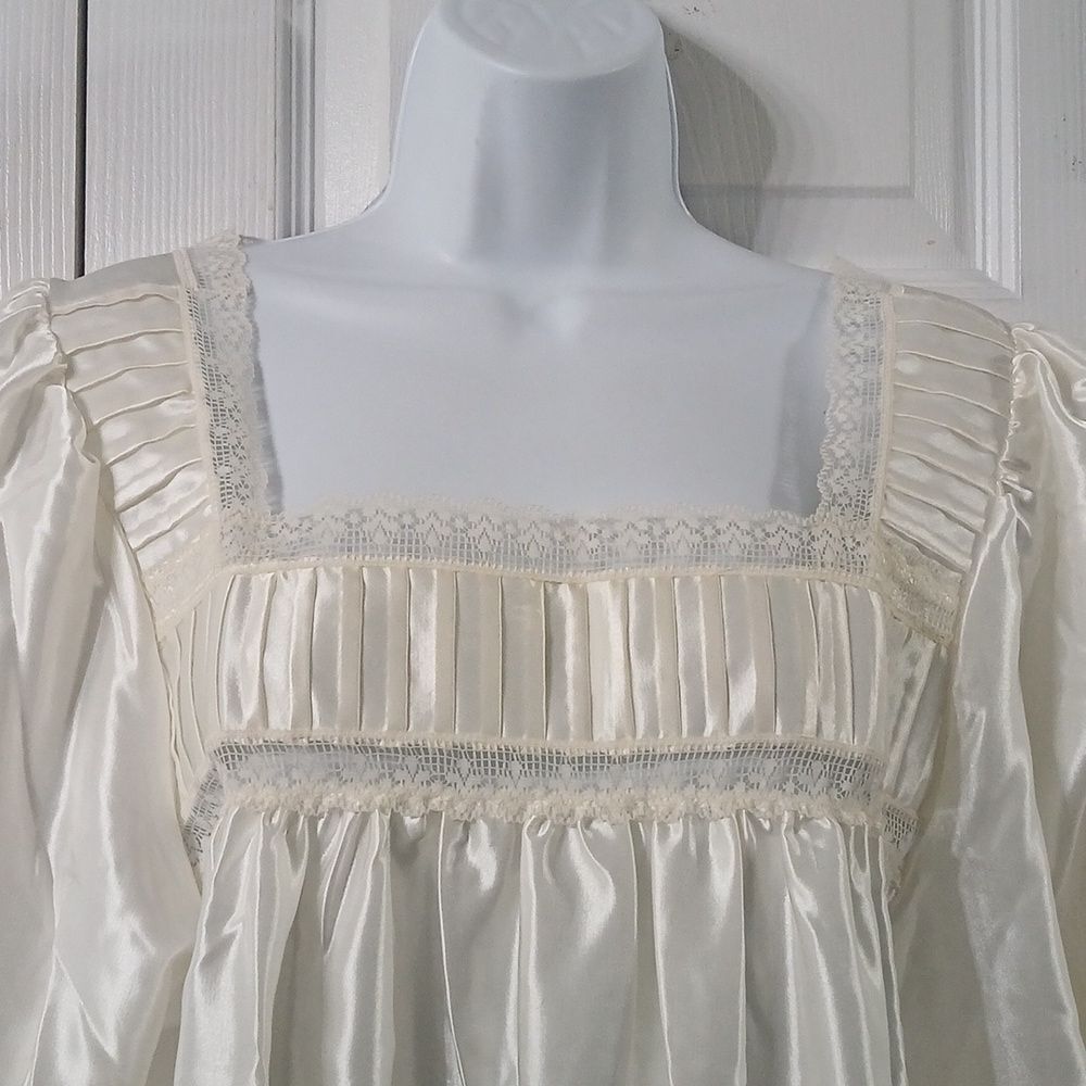 Nise Stevens vintage ivory flannel lined nightgown  Sz L NWOT - Picture 4 of 10